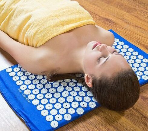 Aplicadora de Kuznetsov com osteocondrose cervical